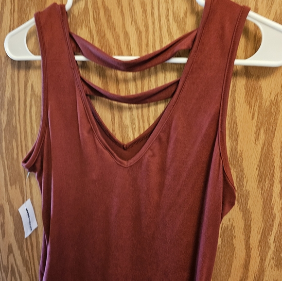 New size medium woman's summer top - Picture 5 of 6